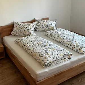 Apartment Ferien- Und Winzerhof Ute Braun